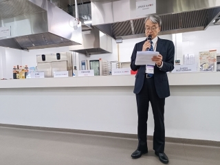 Embajador YAMAMOTO expresando su saludo en el Seminario sobre Buenas Prácticas de Higiene y Manipulación de Alimentos Marinos del Japón
