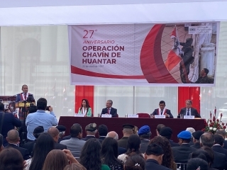 Sr. Arturo Alegría, primer vicepresidente del Congreso, expresando su saludo durante la ceremonia