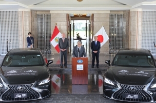 Embajador YAMAMOTO dirigiendo sus palabras de saludo durante la ceremonia de Entrega de Vehículos Toyota y Lexus al Ministerio de Relaciones Exteriores del Perú