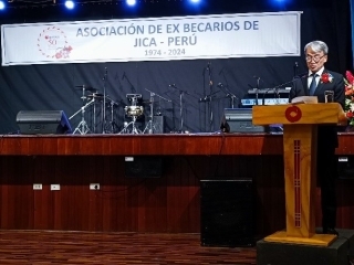 Embajador YAMAMOTO brindando sus palabras en la ceremonia
