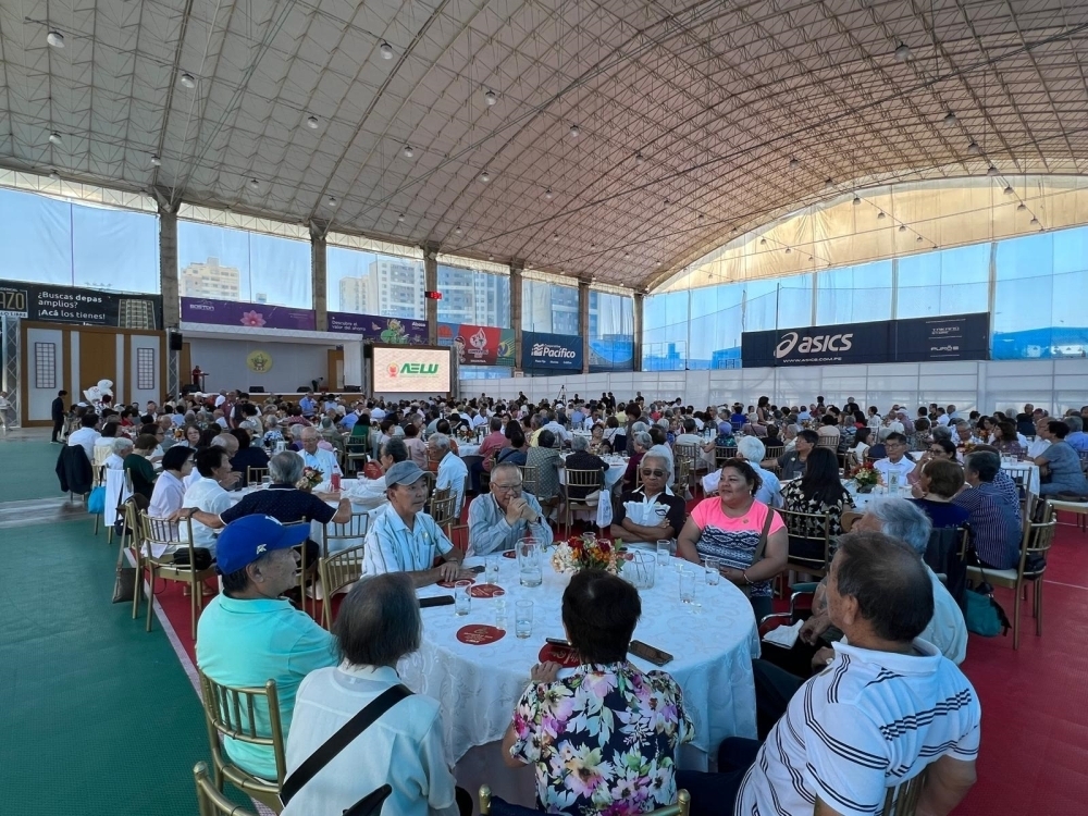 Los participantes disfrutando del Shinnenkai