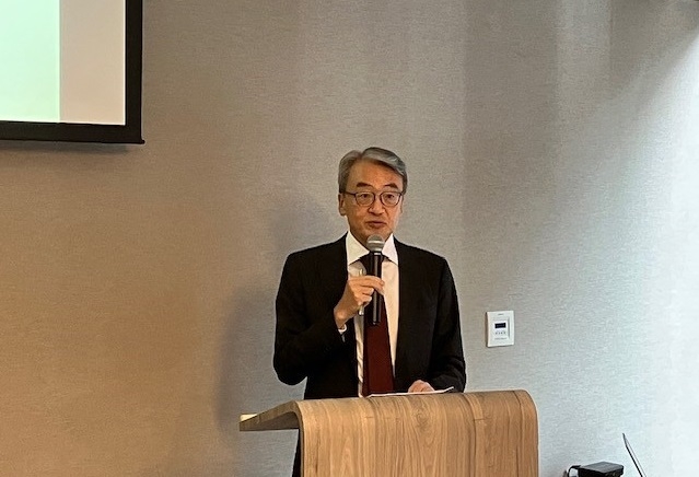 二国間商工会議所協会月例会で講演される山元大使