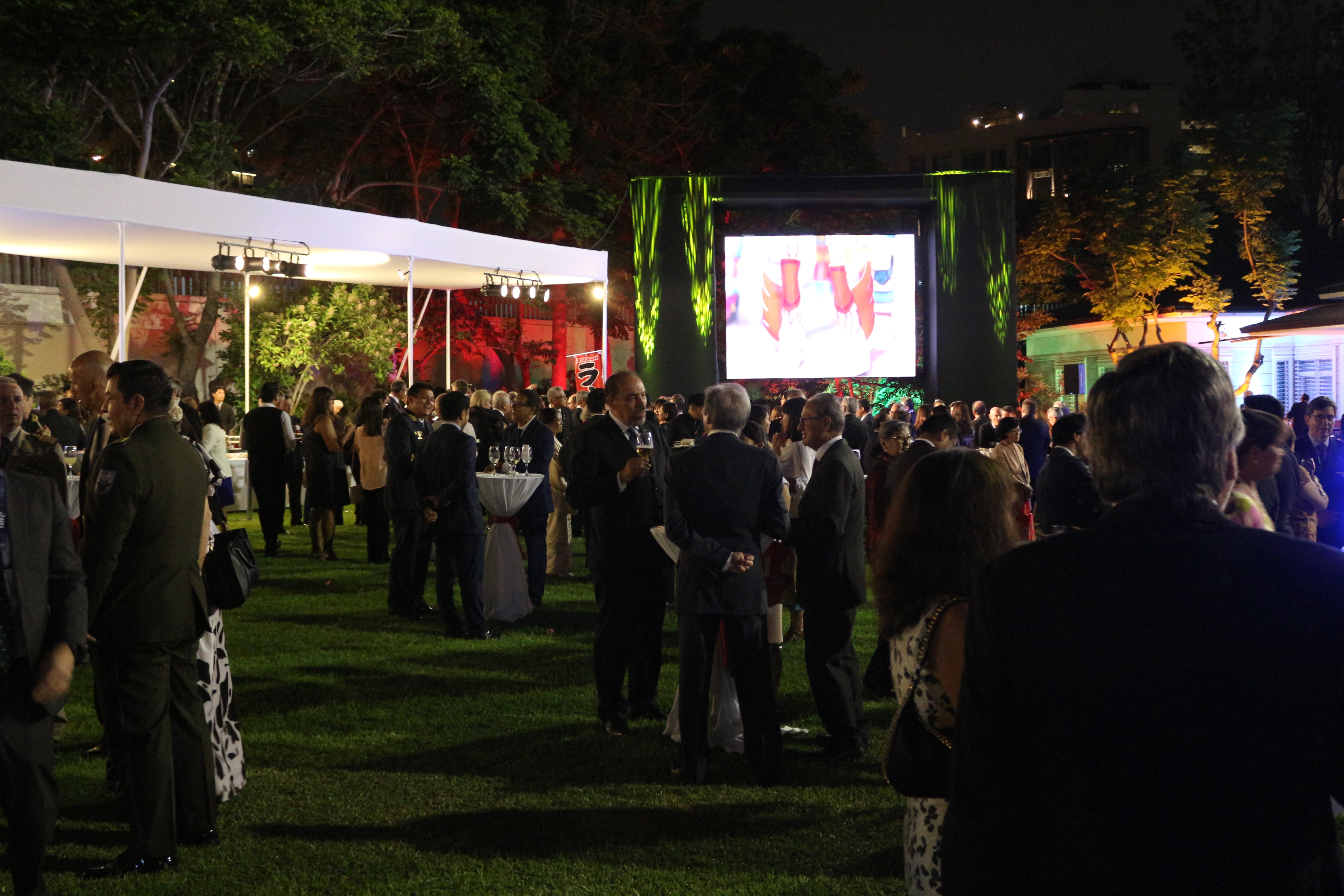 los invitados están en la recepción