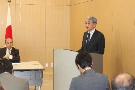 Embajador YAMAMOTO dirigiendo sus palabras de saludo