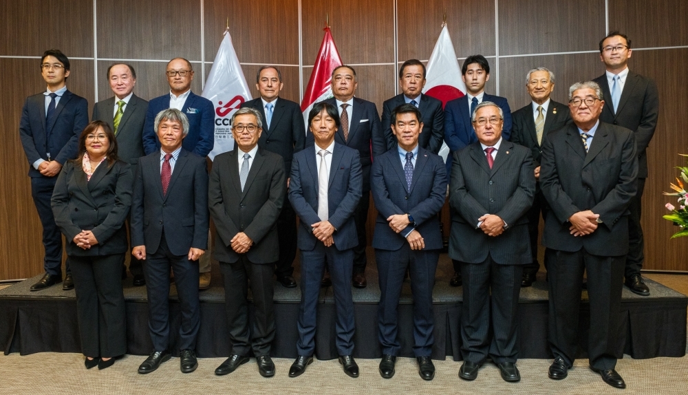 Foto grupal del Consejo Directivo para el año fiscal 2025 de la Cámara de Comercio e Industria Peruano Japonesa
