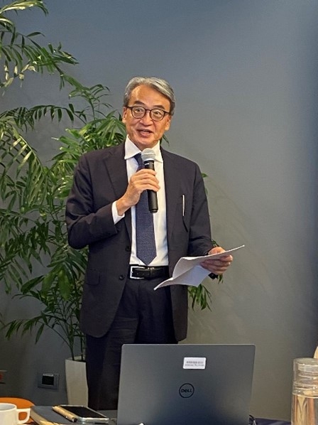 日本が世銀の開発政策・人材育成基金を通じて支援している保健プロジェクトの第1回ワークショップへ出席し、挨拶する山元大使