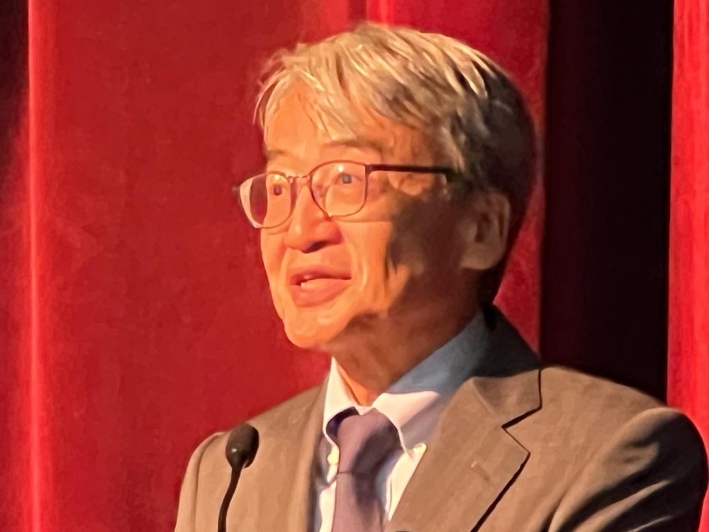 山元大使が式典にて挨拶している