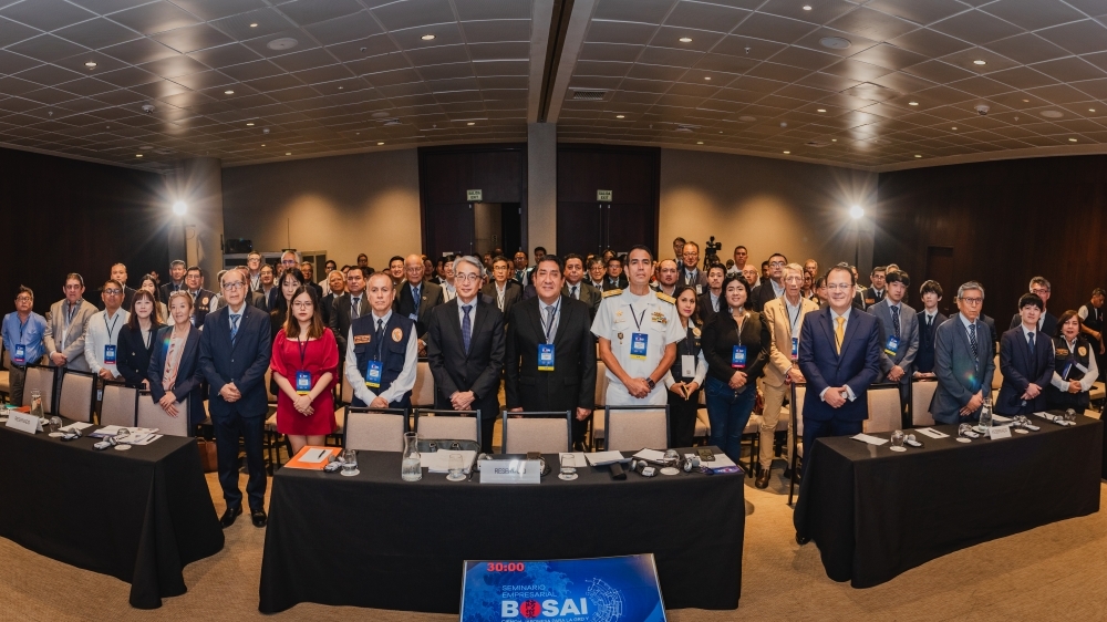 Foto grupal con los participantes del seminario
