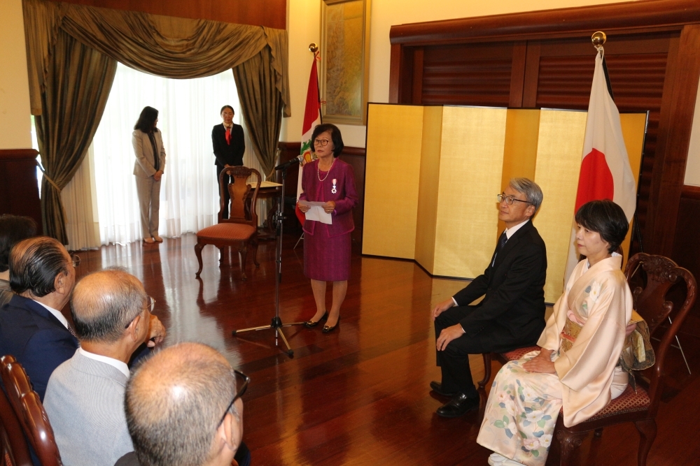 挨拶をするサカタ氏