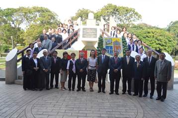 Descripción: W:\02日系社会\01APJ\01 日秘友好の日\2016年4月\写真:日秘友好橋献花式\DSC_0195.JPG